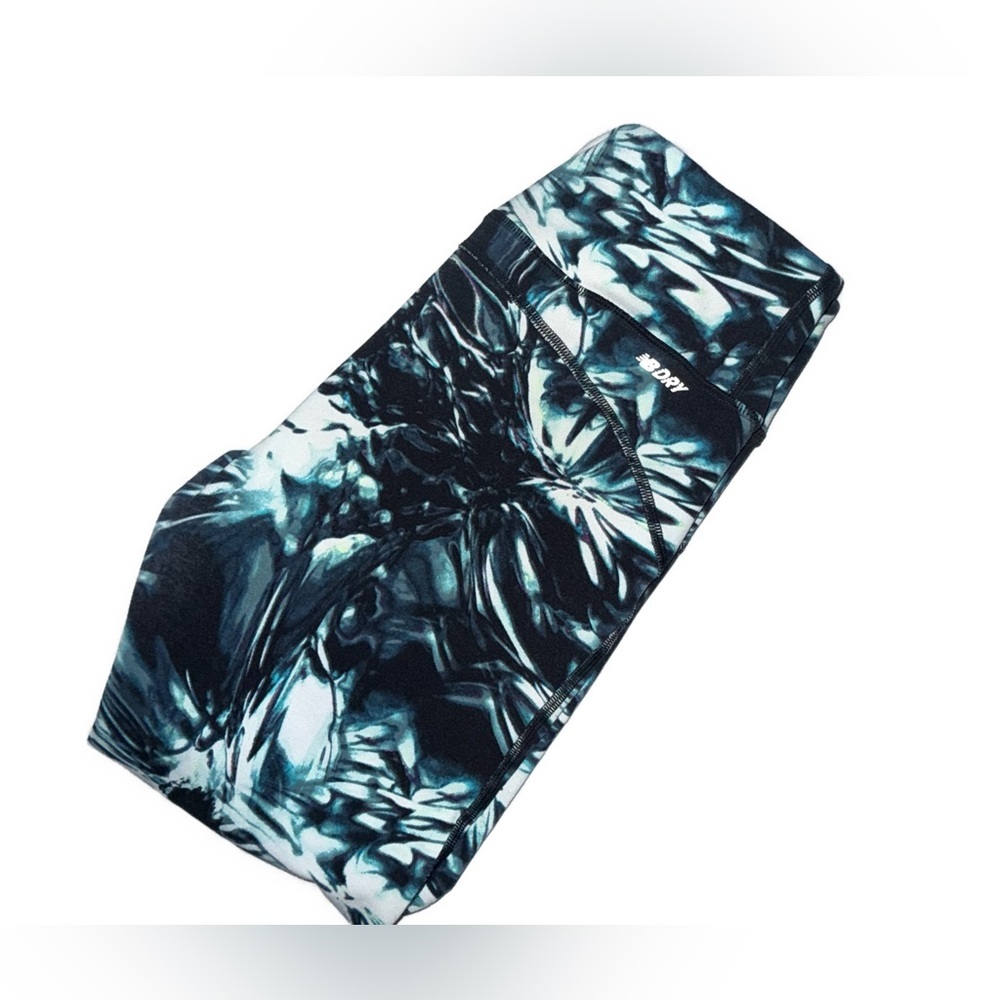 New Balance NB Dry Leggings – Size Medium
💙 Luxe Activewear Vibes - Picture 4 of 10